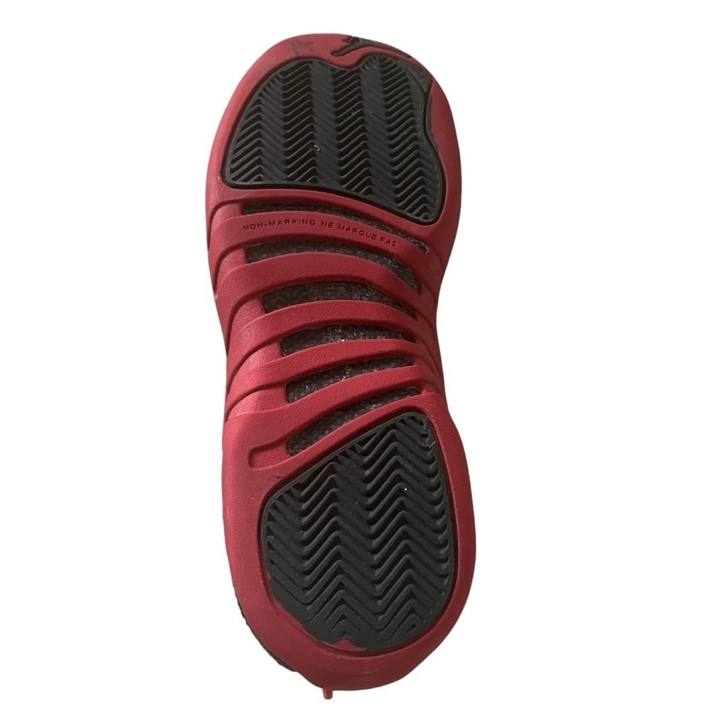 Jordan Athletic Shoes in Black and Red with Gold Highlights - Picture 5 of 14